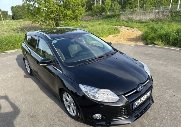 Ford Focus cena 32900 przebieg: 194687, rok produkcji 2014 z Mrozy małe 254